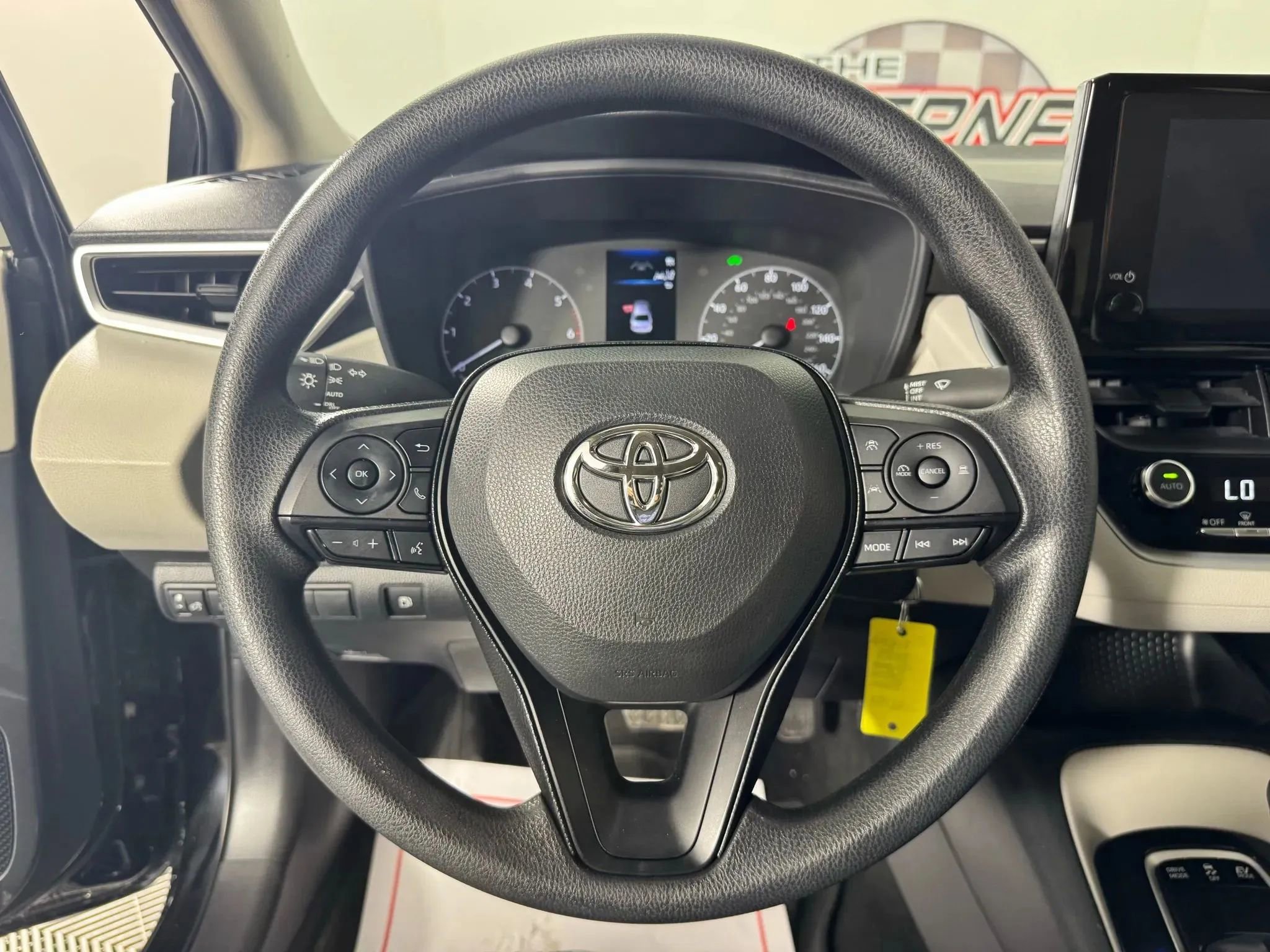 Used 2025 Toyota Corolla LE FWD image 13