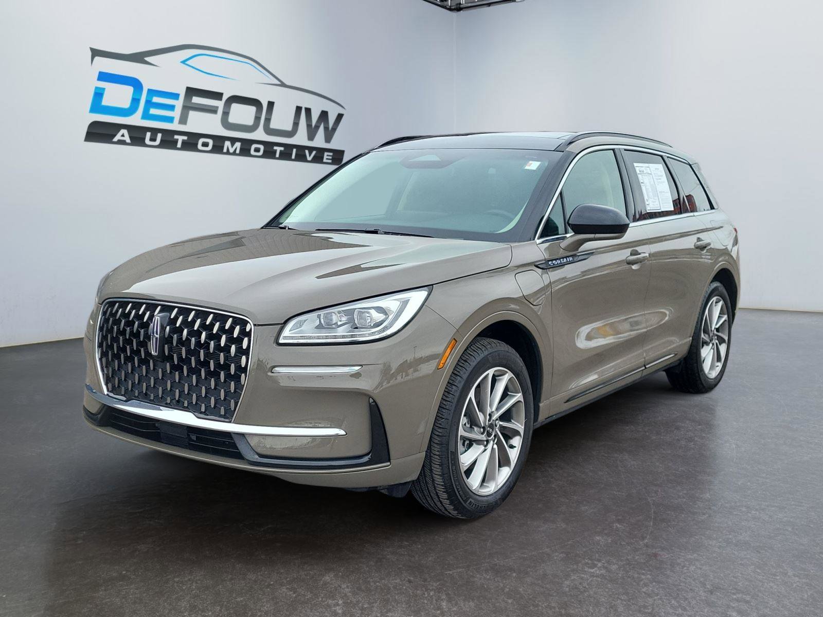 Used 2025 Lincoln Corsair Grand Touring w/ Towing Package image 7