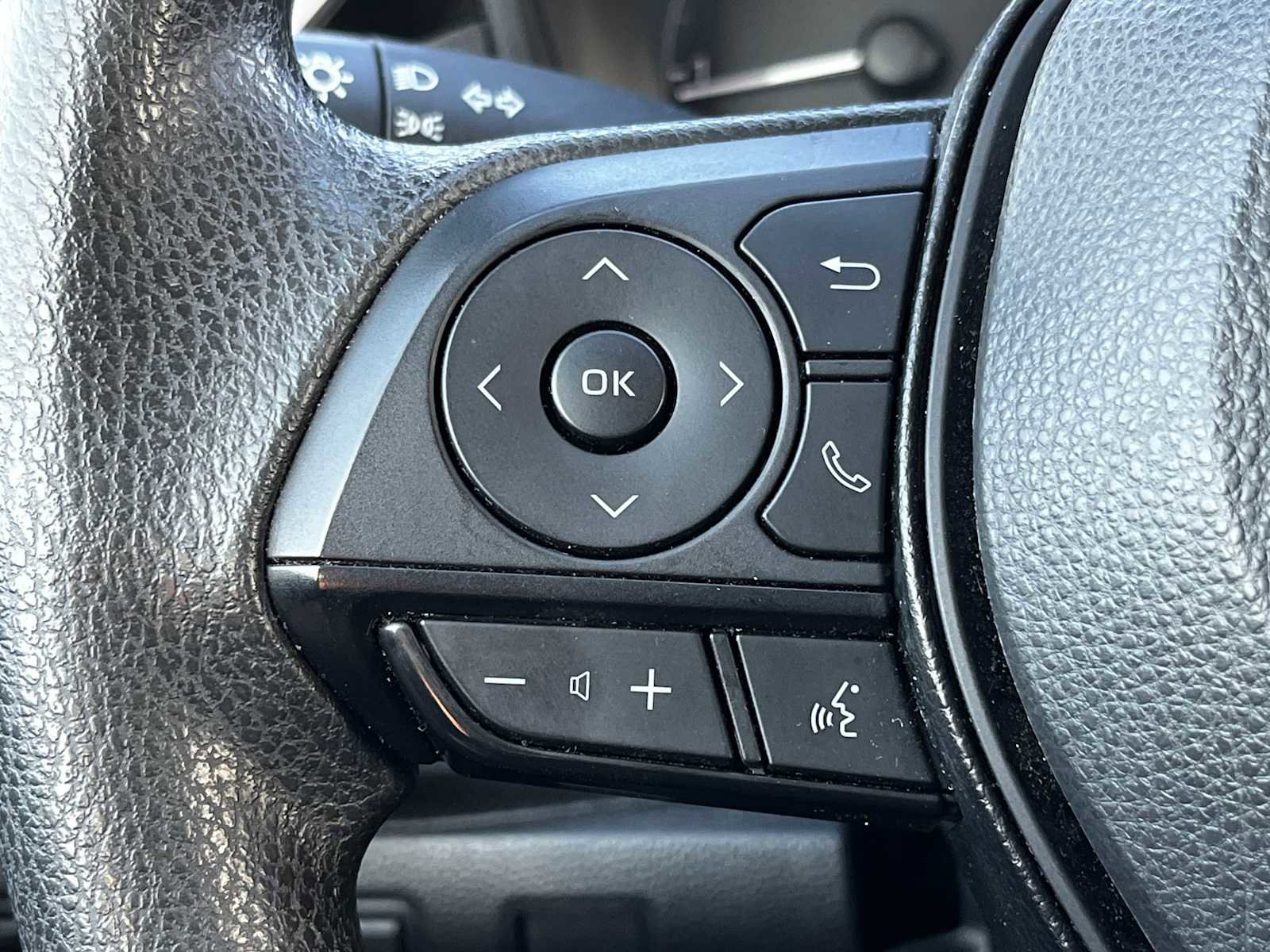 Used 2023 Toyota Corolla LE image 21