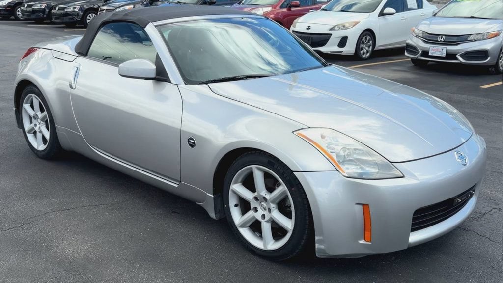Used 2004 Nissan 350Z Touring RWD image 2