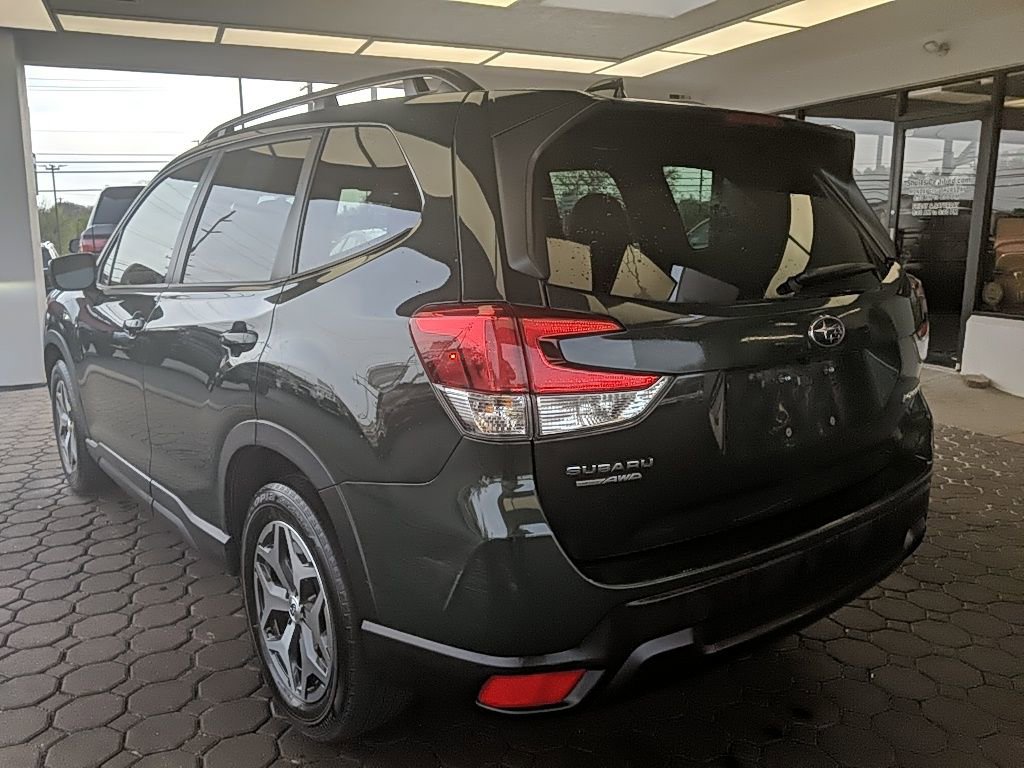 Used 2023 Subaru Forester Premium image 10