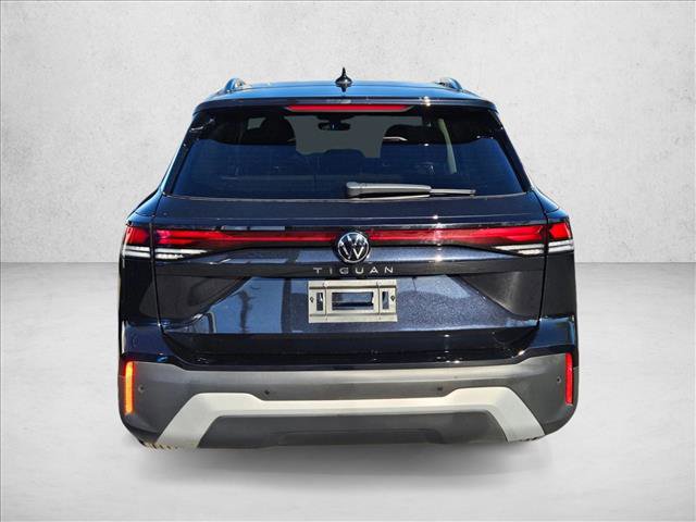 Used 2025 Volkswagen Tiguan S image 7