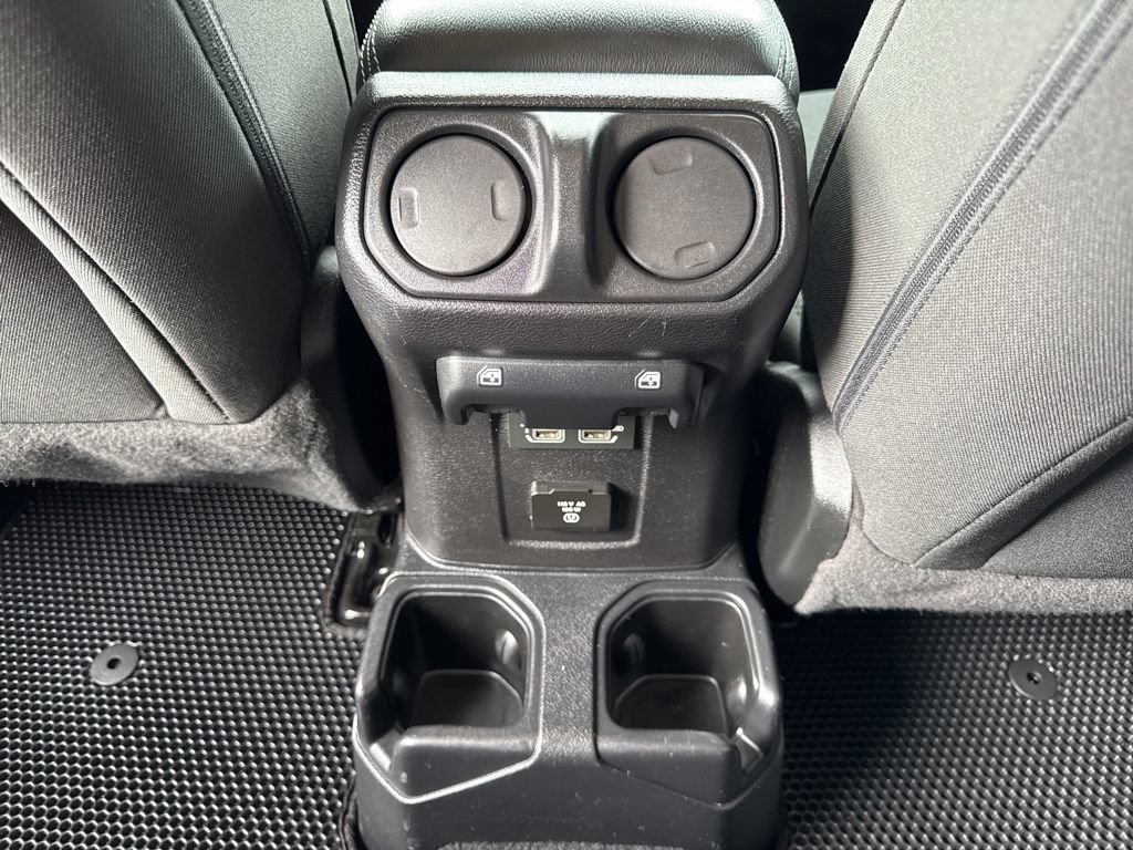 Used 2020 Jeep Wrangler Unlimited Sahara AWD/4WD image 20