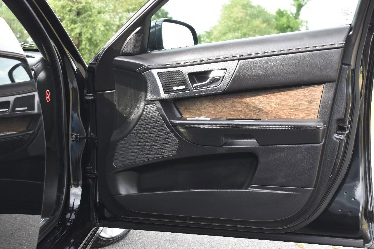 Used 2012 Jaguar XF R image 10