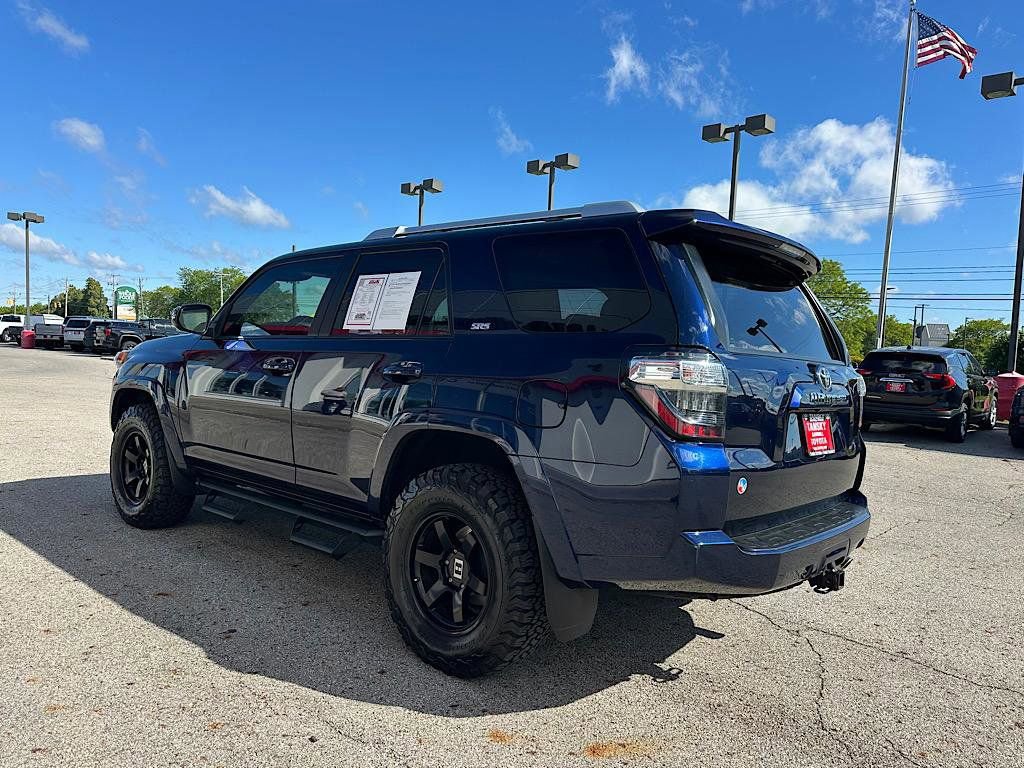 Certified 2018 Toyota 4Runner SR5 Premium AWD/4WD image 3