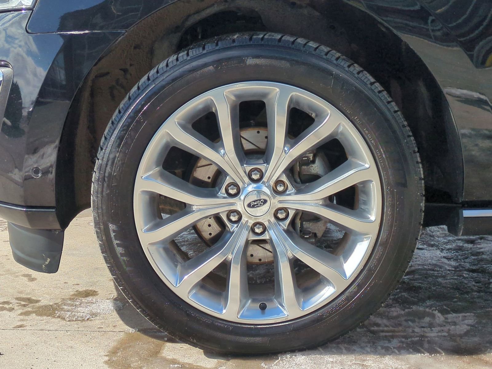 Used 2019 Ford Expedition Platinum image 16