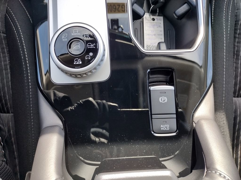 New 2026 Mitsubishi Outlander ES image 23