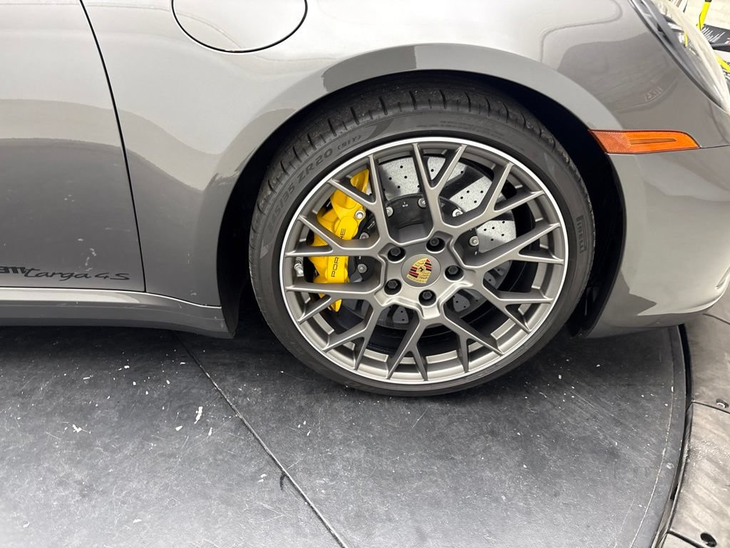Certified 2022 Porsche 911 Targa 4S AWD/4WD image 17