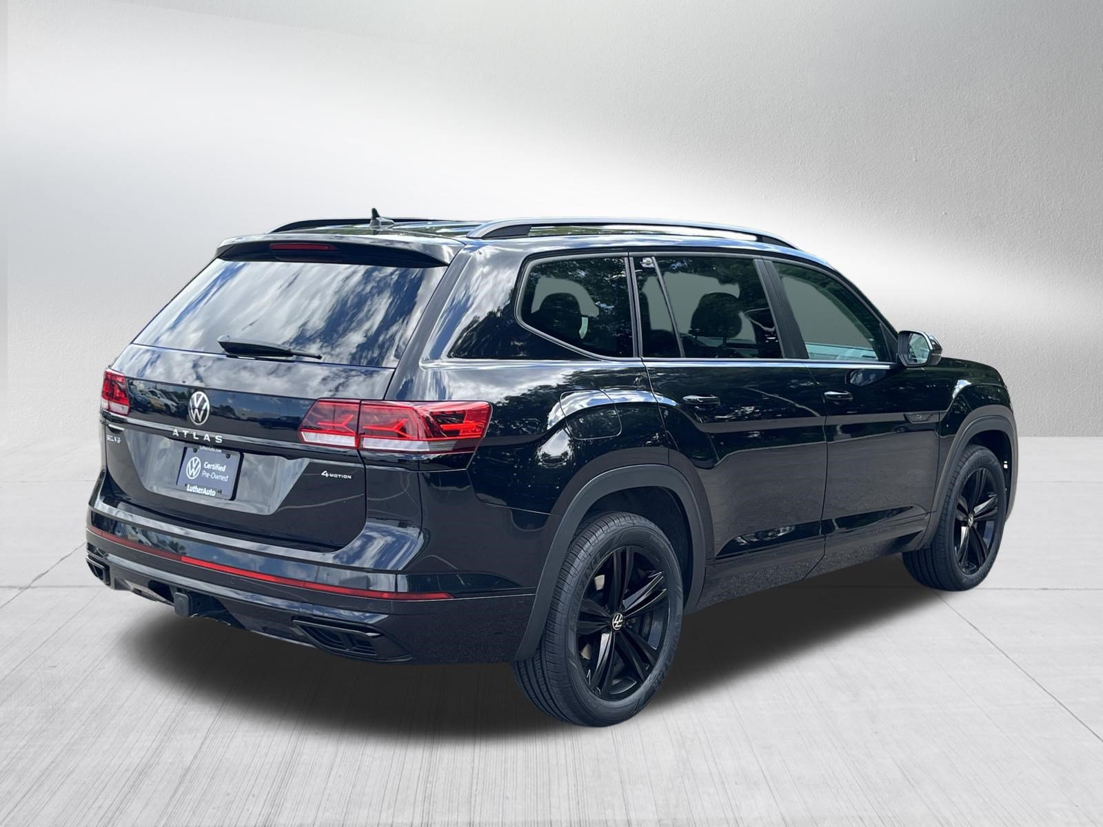 Certified 2023 Volkswagen Atlas SEL R-Line AWD/4WD image 7