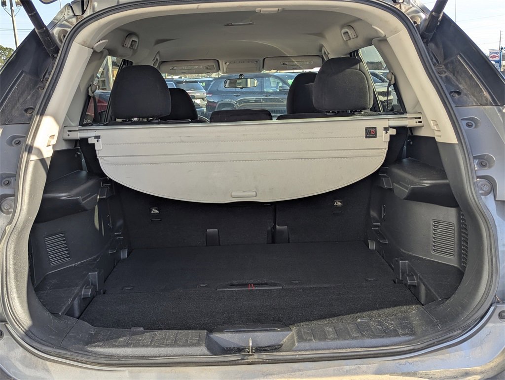 Used 2014 Nissan Rogue SV w/ SV Premium Package image 26