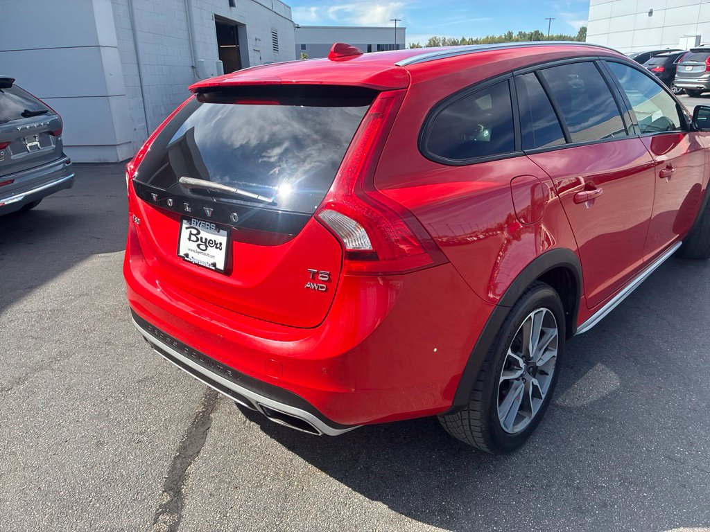 Used 2017 Volvo V60 T5 Cross Country w/ Convenience Package AWD/4WD image 4
