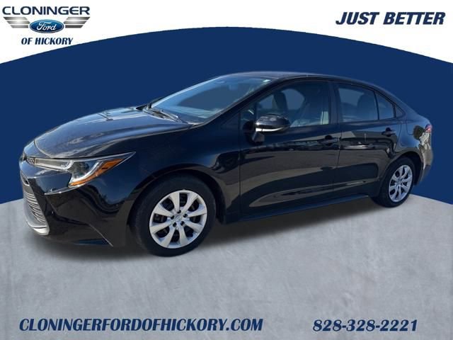 Used 2023 Toyota Corolla LE image 1