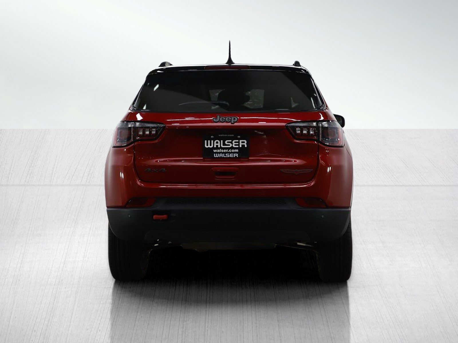 Used 2025 Jeep Compass Trailhawk image 4