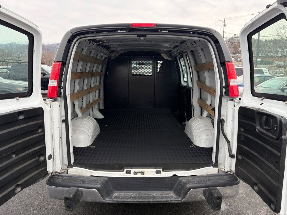 Used 2024 GMC Savana 2500 w/ Driver Convenience Package image 19