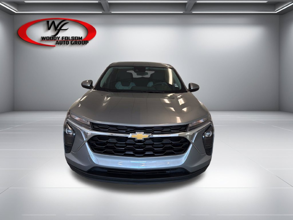 New 2026 Chevrolet Trax LS w/ LS Convenience Package FWD image 2