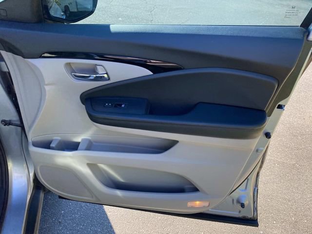 Used 2019 Honda Pilot Touring image 36