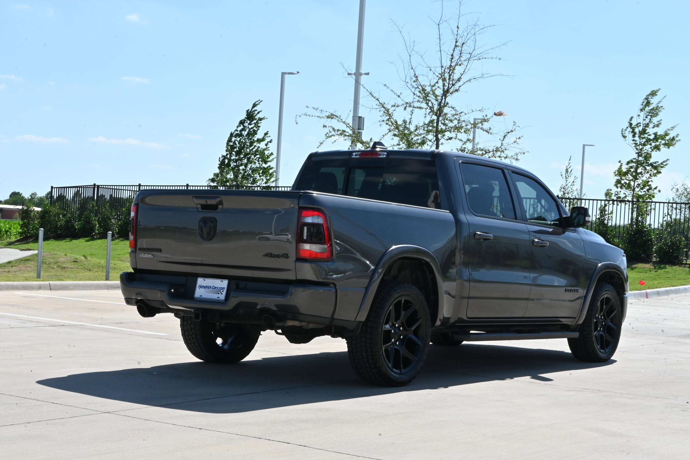 Used 2020 RAM 1500 Laramie AWD/4WD image 9
