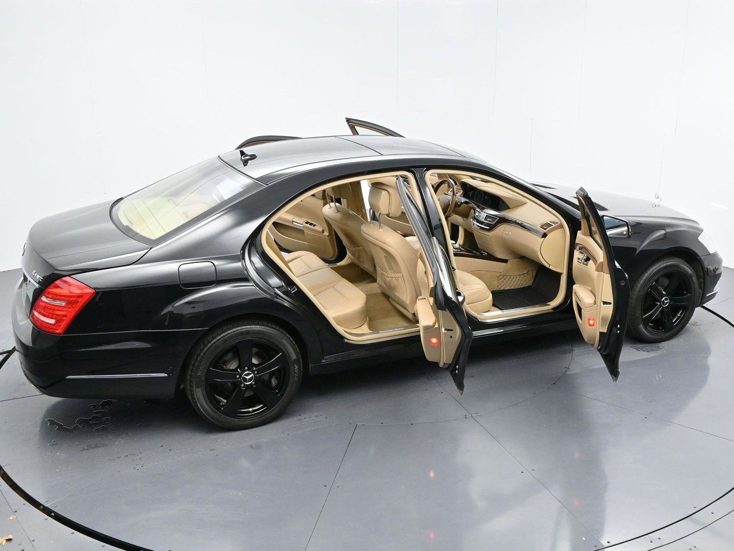 Used 2012 Mercedes-Benz S 550 4MATIC image 36