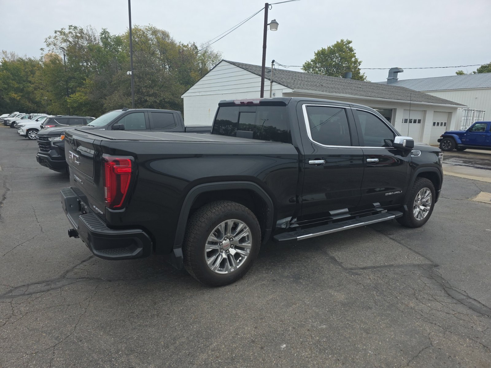Used 2023 GMC Sierra 1500 Denali AWD/4WD image 5