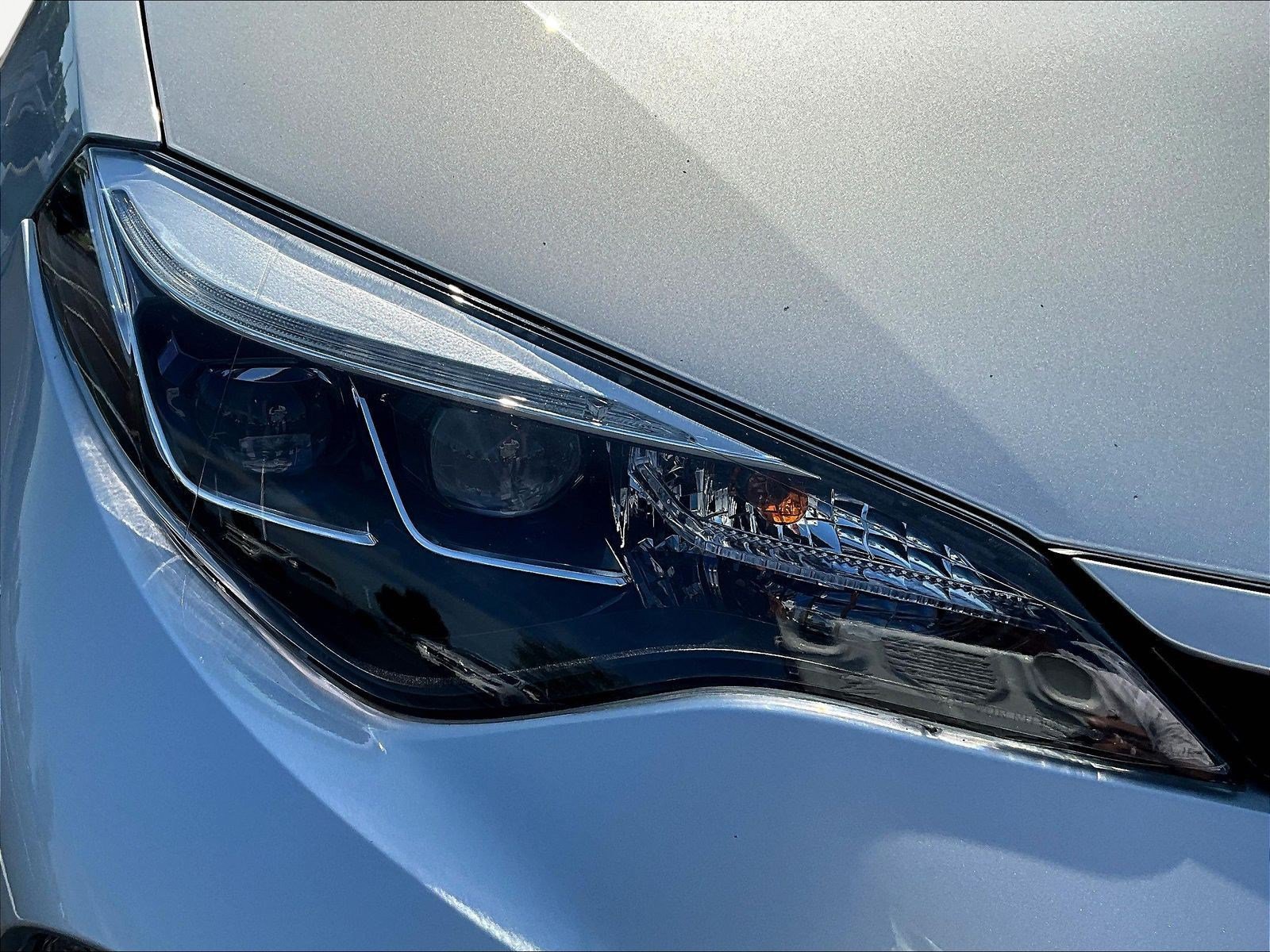 Used 2018 Toyota Corolla SE w/ Carpet Mat Package (TMS) FWD image 32