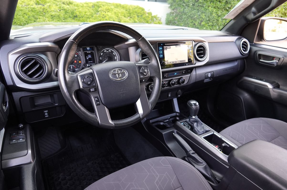 Used 2016 Toyota Tacoma TRD Off-Road AWD/4WD image 5