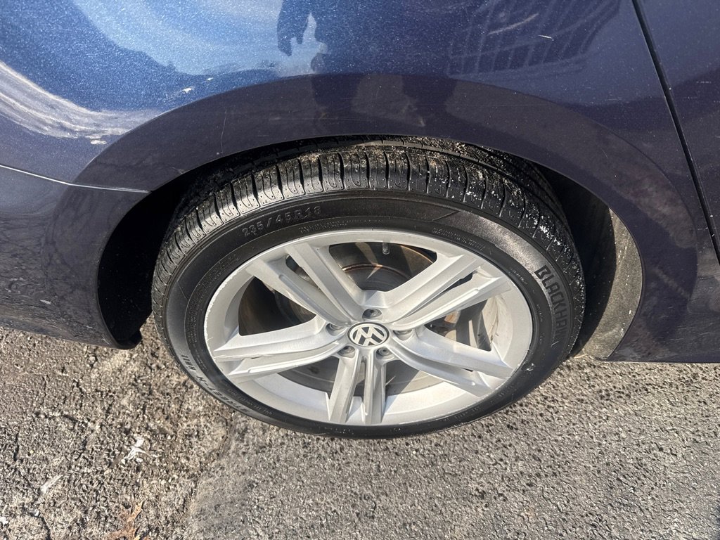 Used 2015 Volkswagen Passat TDI SE image 14