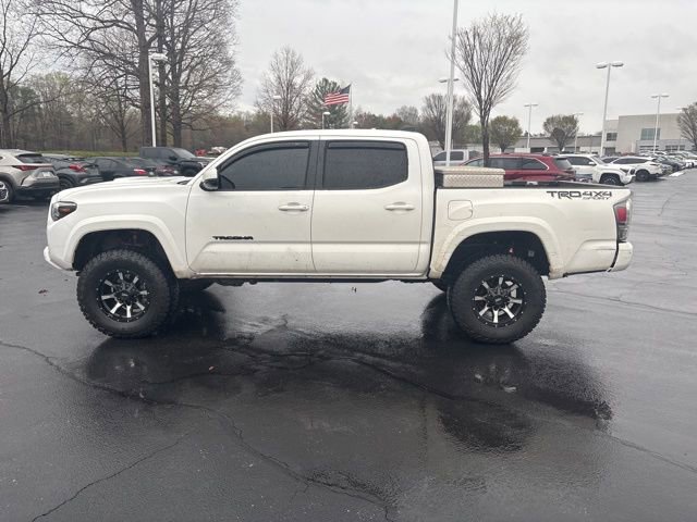Used 2021 Toyota Tacoma TRD Sport w/ Technology Package image 2