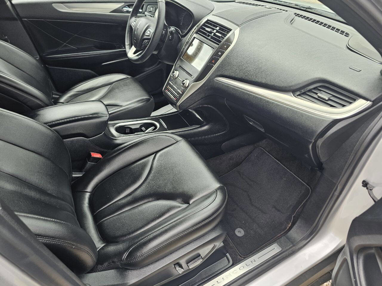 Used 2019 Lincoln MKC Premiere FWD image 9