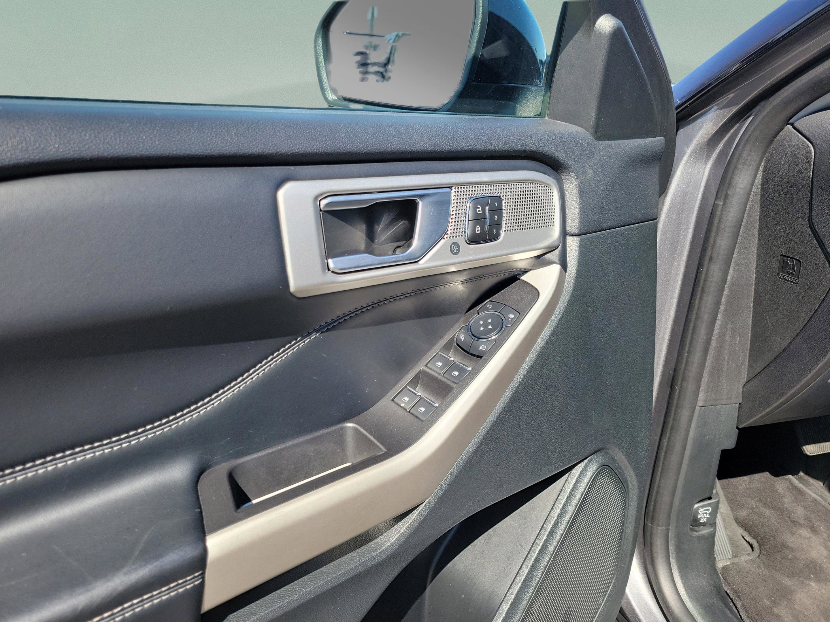 Used 2023 Ford Explorer Limited w/ Equipment Group 301A image 6