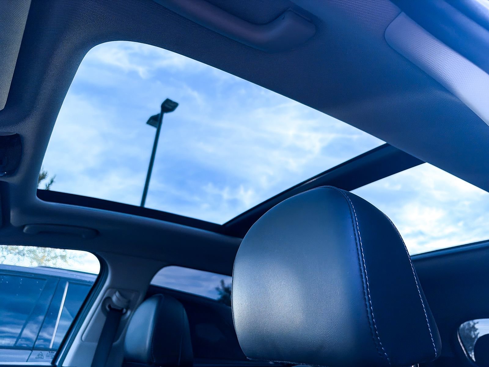 Certified 2023 Kia Sorento SX image 3