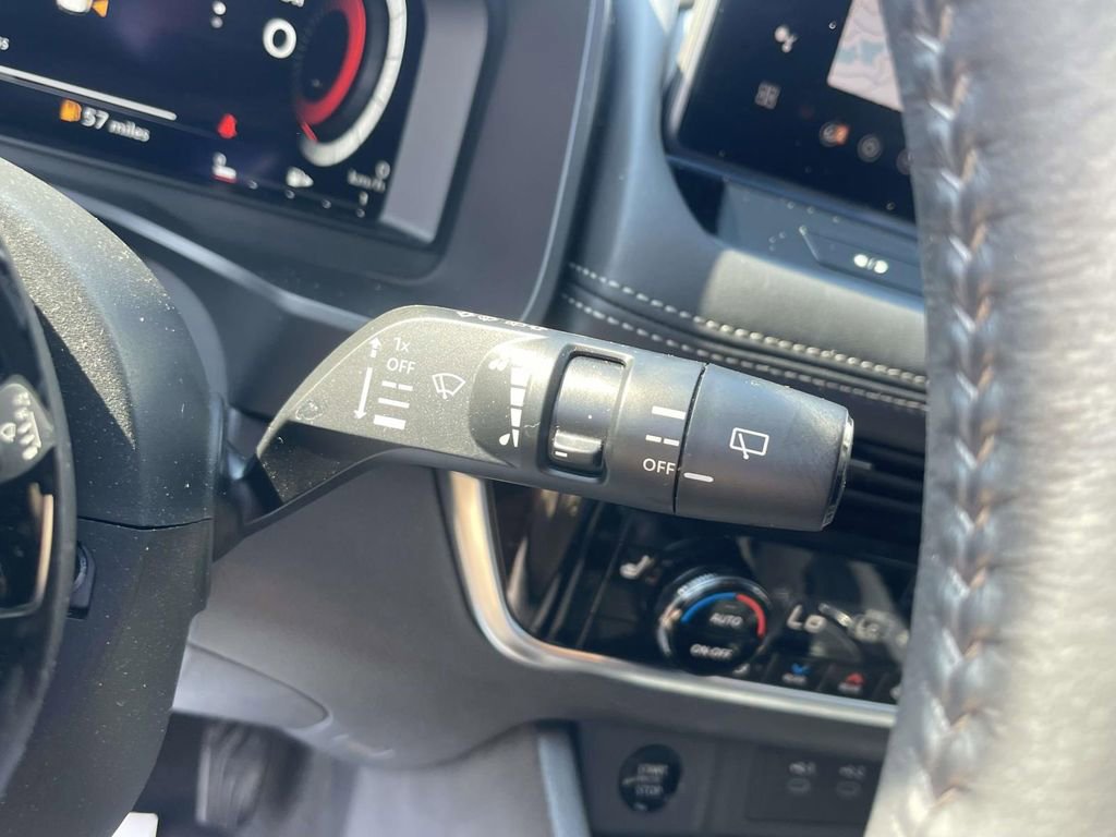 Used 2024 Nissan Rogue SL w/ SL Premium Package image 24