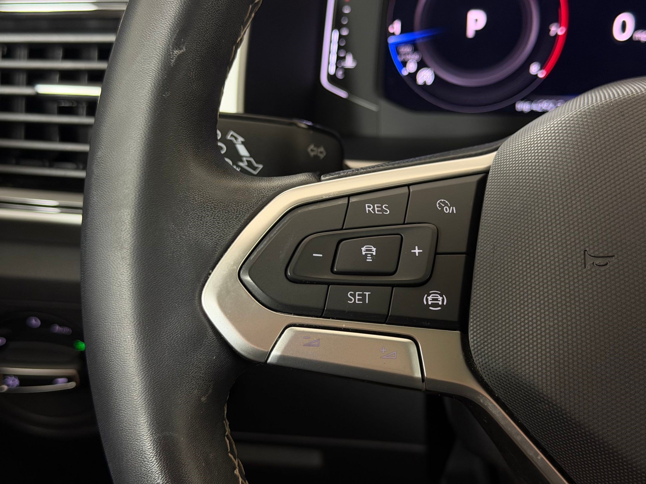 Used 2022 Volkswagen Atlas SE AWD/4WD image 16
