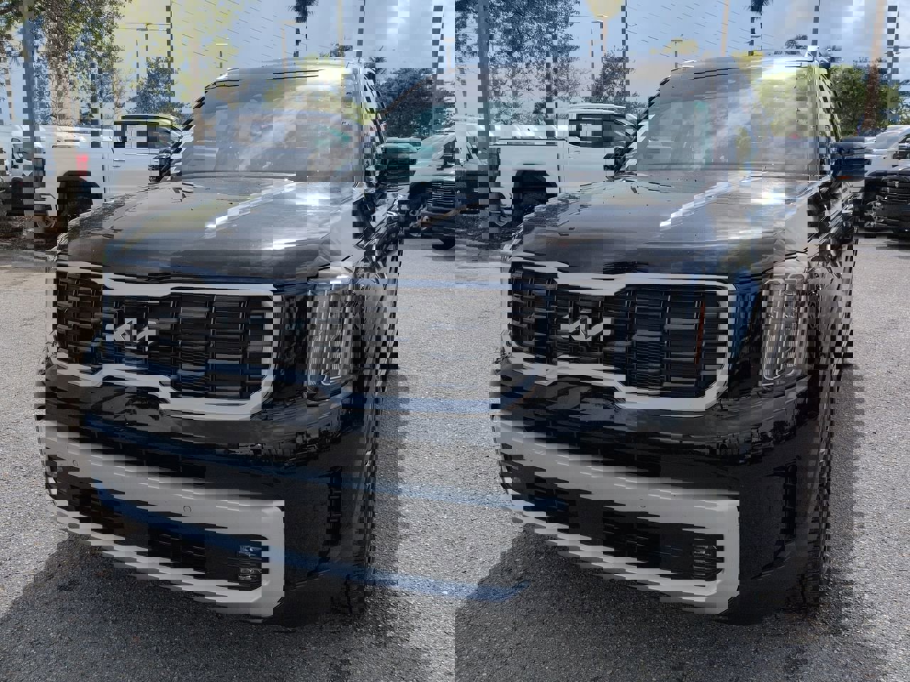 Used 2025 Kia Telluride SX image 9