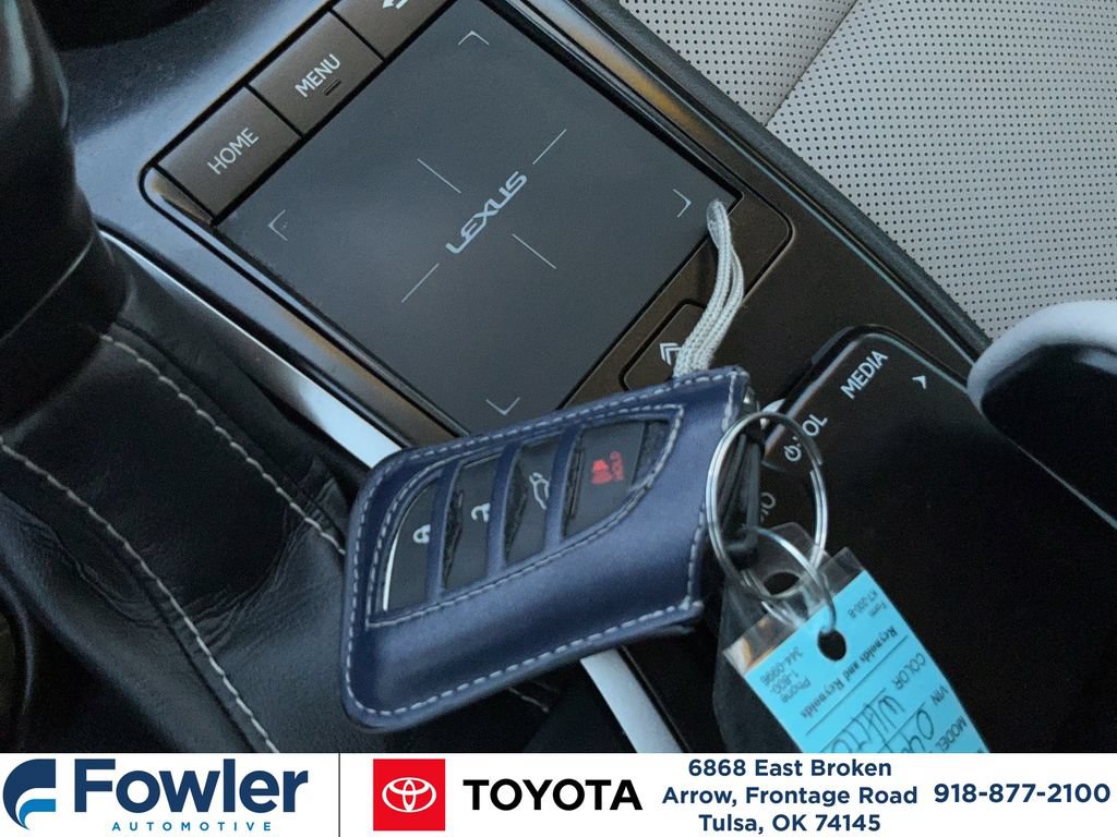 Used 2022 Lexus UX 200 w/ Premium Package FWD image 19