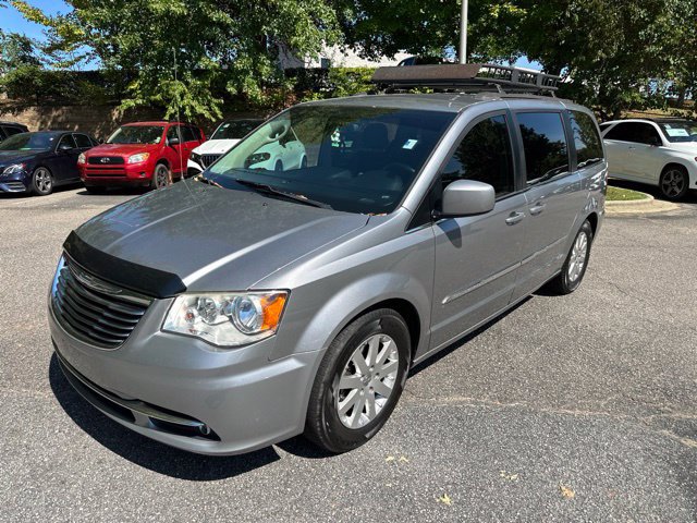 Used 2016 Chrysler Town & Country Touring FWD image 1