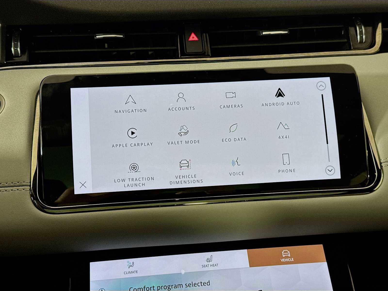 Used 2023 Land Rover Range Rover Evoque R-Dynamic SE image 14