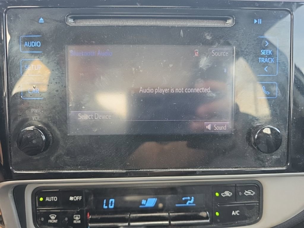 Used 2017 Toyota Corolla LE image 25