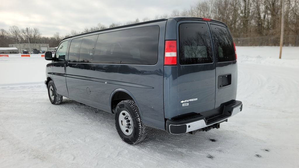 Used 2019 Chevrolet Express 2500 Extended image 9