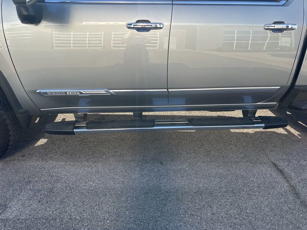 Used 2024 Chevrolet Silverado 2500 High Country w/ High Country Premium Package AWD/4WD image 9