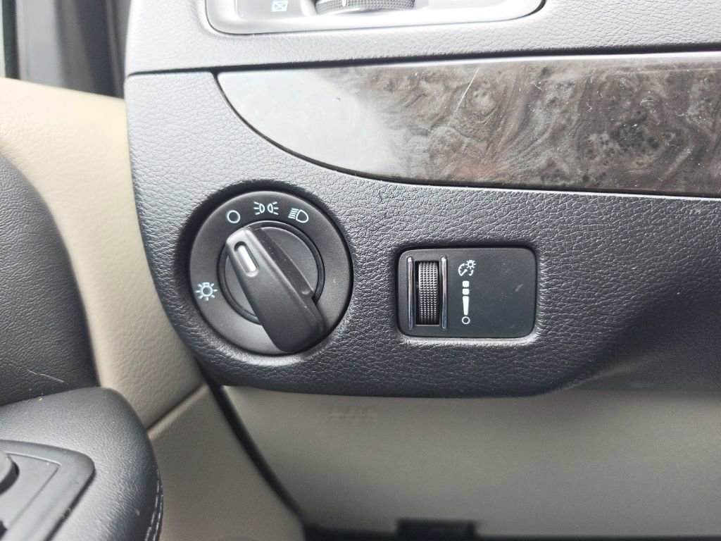 Used 2016 Dodge Grand Caravan SE w/ Quick Order Package 29E SE image 9