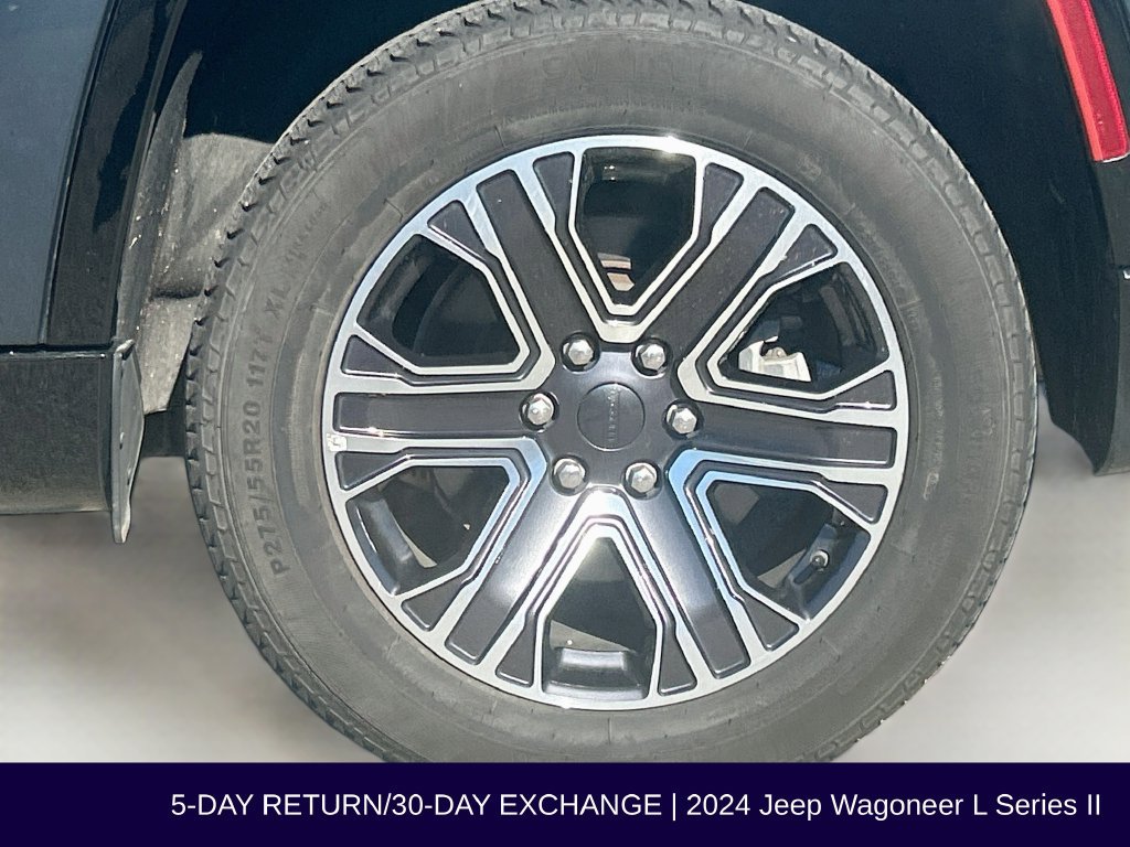 Used 2024 Jeep Wagoneer L Series II AWD/4WD image 37