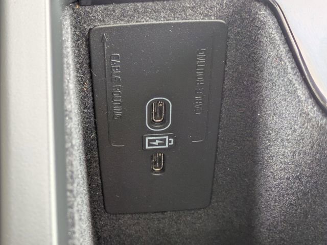Used 2023 Volvo XC60 B5 Plus FWD image 26