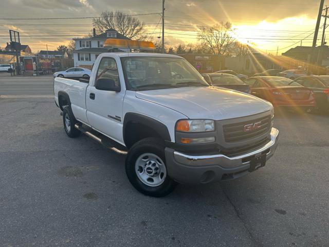 Used 2006 GMC Sierra 2500 W/T w/ Heavy-Duty Power Package image 2