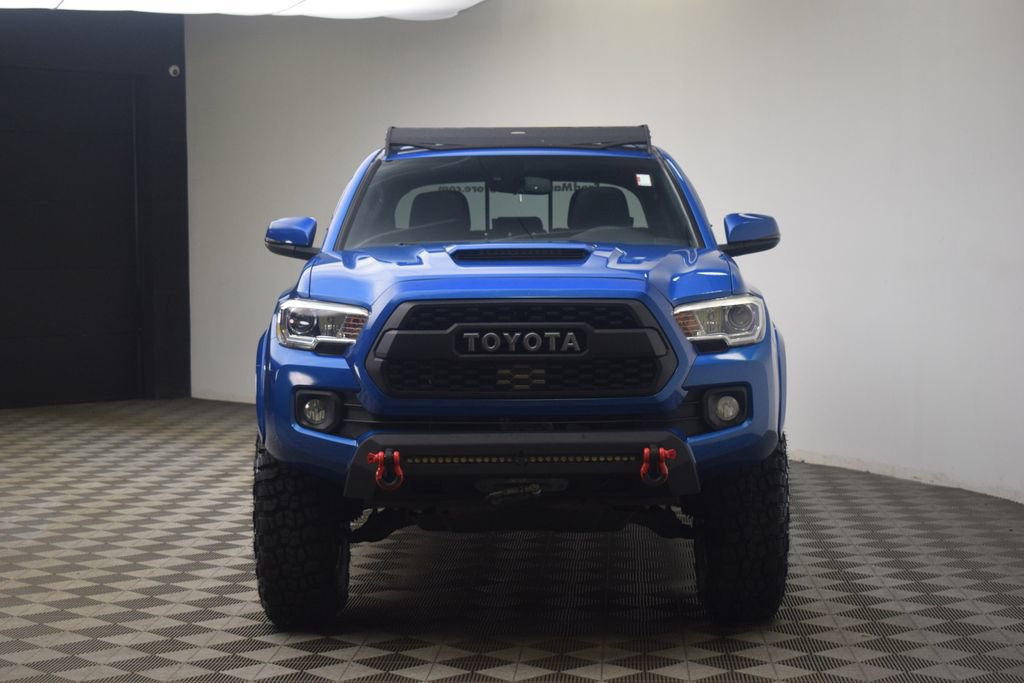Used 2018 Toyota Tacoma TRD Sport AWD/4WD image 19