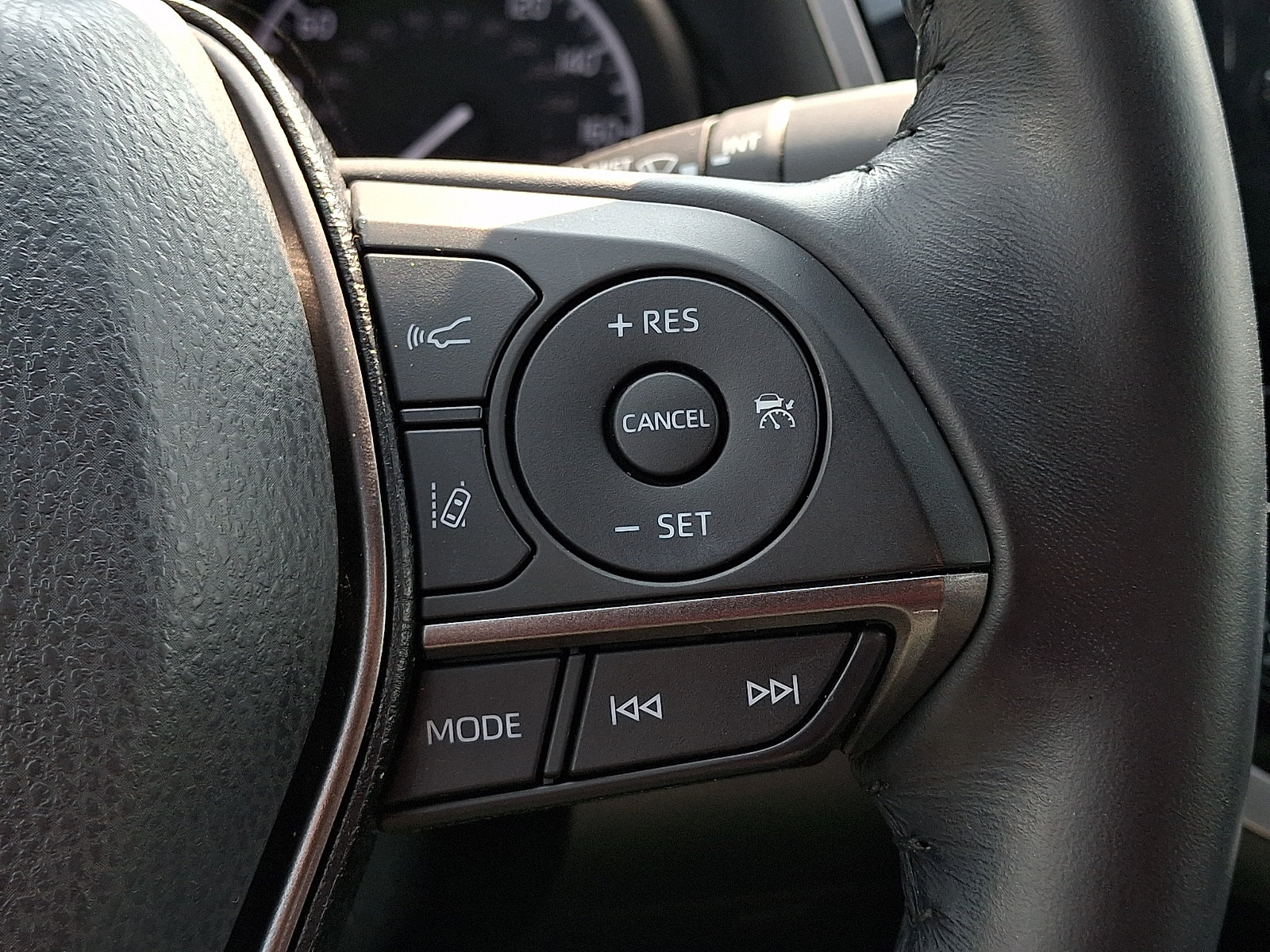 Used 2021 Toyota Camry SE FWD image 24