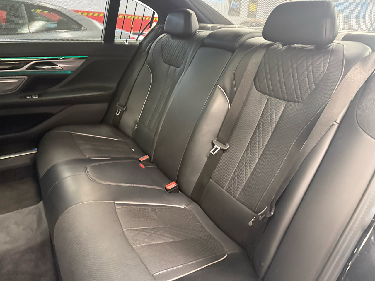 Used 2017 BMW 750i xDrive image 32