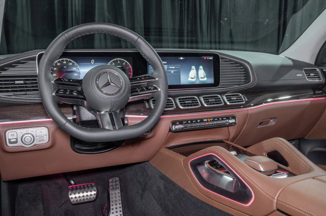 Certified 2026 Mercedes-Benz GLS 450 4MATIC image 18
