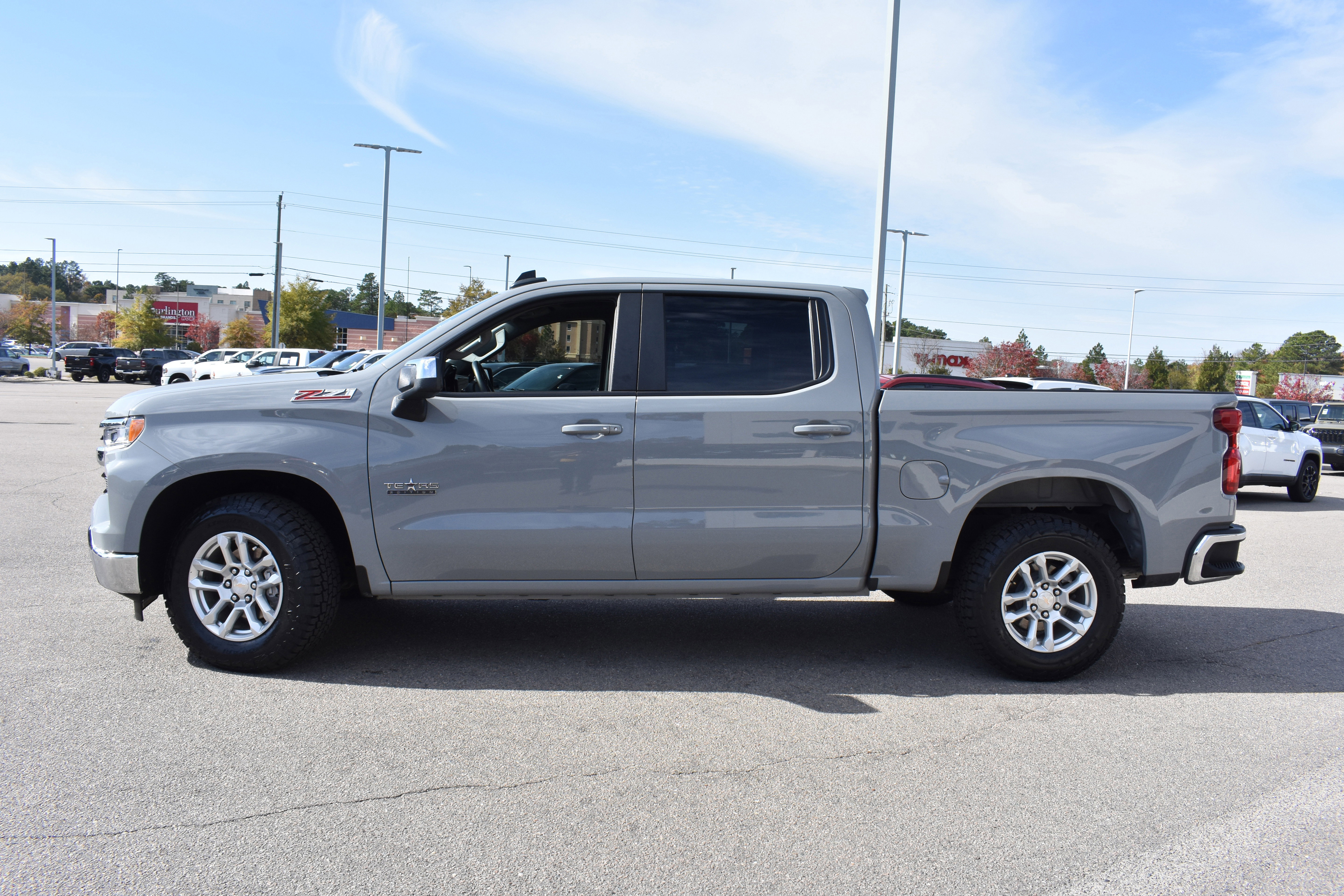 Used 2024 Chevrolet Silverado 1500 LT w/ Z71 Off-Road Package image 6