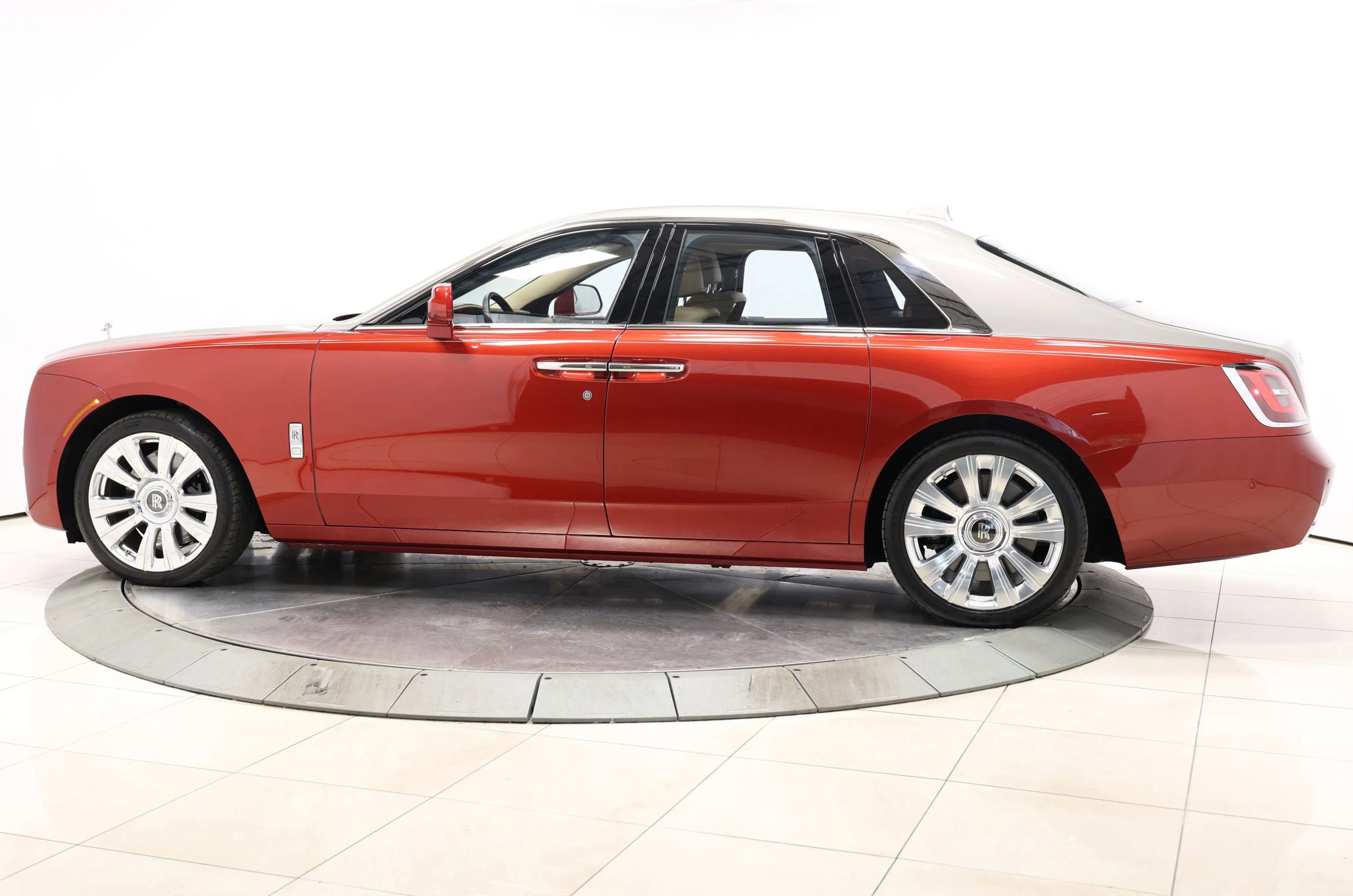 Used 2022 Rolls-Royce Ghost w/ Ghost Package image 8