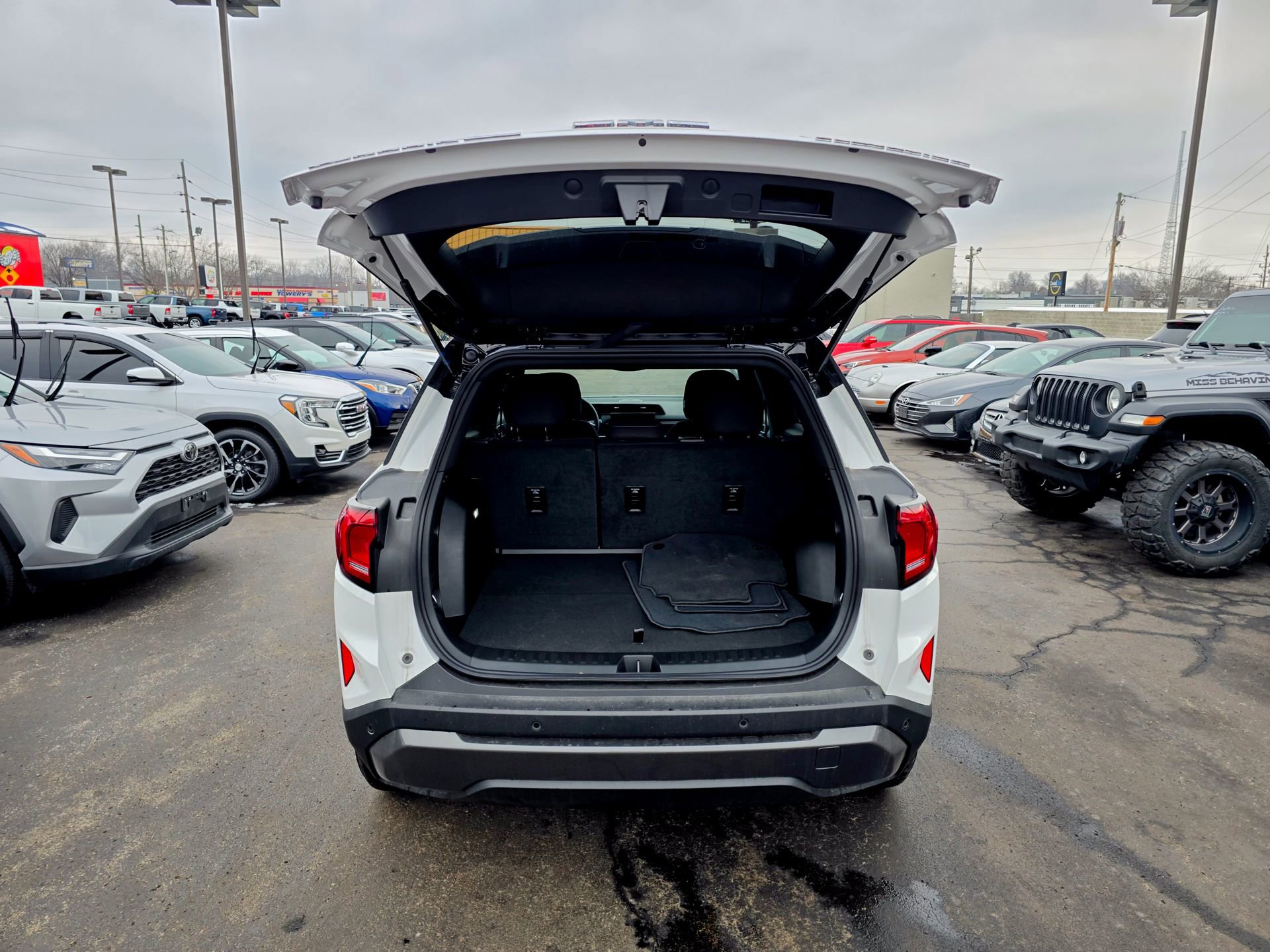 Used 2026 GMC Terrain Elevation image 42